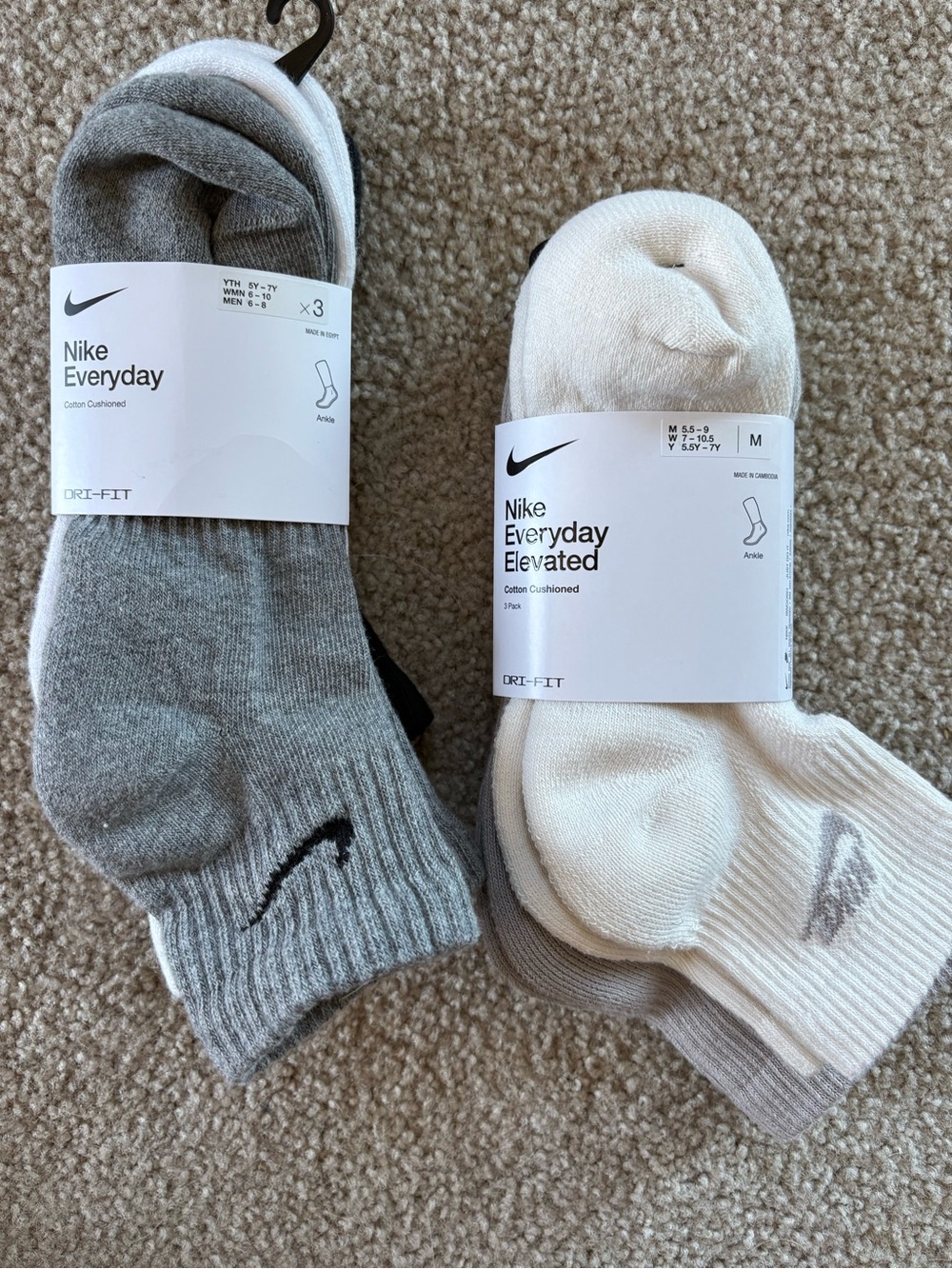 Nike Womenās set of 6 ankle socks medium NWT